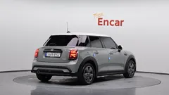 2023 Mini Cooper 5Door Classic — фото 2