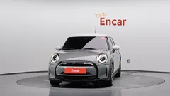 2023 Mini Cooper 5Door Classic — фото 3