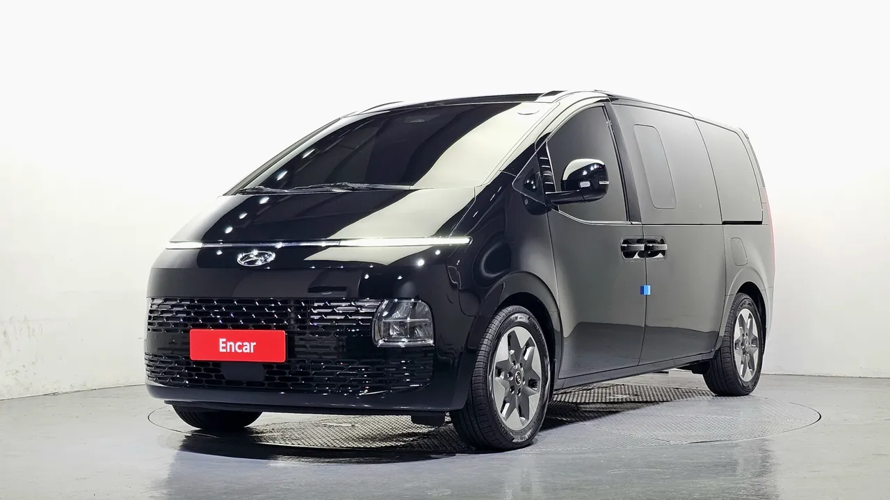 2023 Hyundai Staria 4WD Tourer 11-Seater