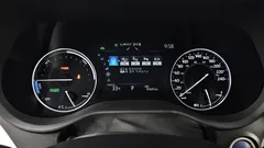 2023 Toyota Sienna 2.5 Hybrid 2WD, белый — фото 8