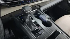 2023 Toyota Sienna 2.5 Hybrid 2WD, белый — фото 9