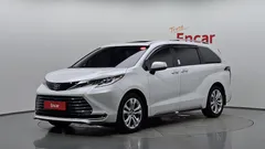2023 Toyota Sienna 2.5 Hybrid 2WD, белый — фото 12