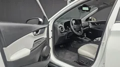 2023 Hyundai Kona Gasoline 1.6 Turbo 2WD, белый — фото 10