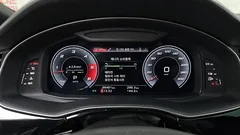 2021 Audi Q8 50 TDI Quattro Premium, белый — фото 8