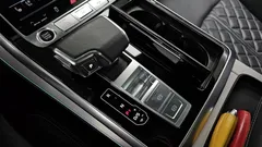 2021 Audi Q8 50 TDI Quattro Premium, белый — фото 9