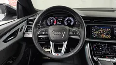 2021 Audi Q8 50 TDI Quattro Premium, белый — фото 13