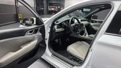 2023 Genesis G70 Gasoline 2.0T 4WD, белый — фото 10