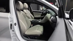 2023 Genesis G70 Gasoline 2.0T 4WD, белый — фото 11