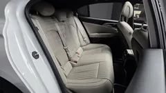 2023 Genesis G70 Gasoline 2.0T 4WD, белый — фото 12
