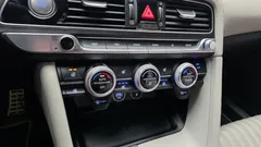 2023 Genesis G70 Gasoline 2.0T 4WD, белый — фото 17
