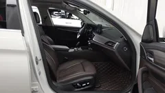 2022 BMW 5-Series 530e Luxury, белый — фото 11