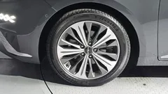 2023 Kia K8 Signature — фото 5
