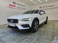 2021 Volvo V60 B5 Pro AWD, белый — фото 11