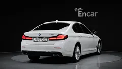 2022 BMW 5-Series 520i Luxury — фото 2