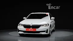 2022 BMW 5-Series 520i Luxury — фото 3