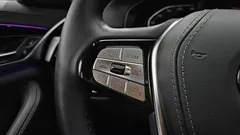2022 BMW 5-Series 520i Luxury — фото 19