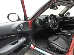 2023 Mini Clubman Multitione Edition, красный — фото 15
