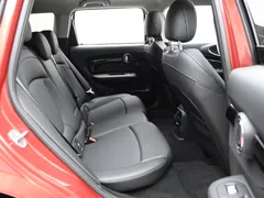2023 Mini Clubman Multitione Edition, красный — фото 16