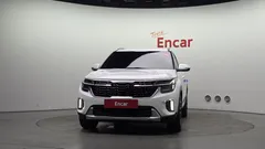 2023 Kia Seltos Gasoline 1.6 Turbo 2WD, белый — фото 3