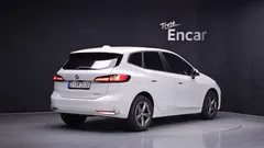 2023 BMW 2-Series 218d Advantage, белый — фото 2
