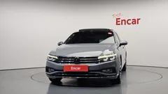 2022 Volkswagen Passat 2.0 TDI Prestige, серо-серебристый — фото 3