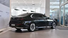 2023 BMW 7-Series 740i sDrive Design Pure Excellence — фото 4