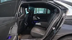 2023 BMW 7-Series 740i sDrive Design Pure Excellence — фото 10