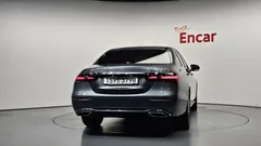 2022 Mercedes-Benz E-Class E350 4MATIC Avantgarde — фото 4