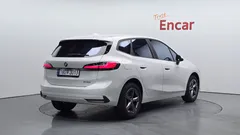 2024 BMW 2-Series 220i Advantage, белый — фото 2