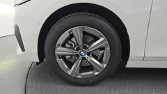 2024 BMW 2-Series 220i Advantage, белый — фото 5