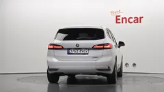 2023 BMW 2-Series 220i Advantage, белый — фото 4