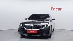 2024 BMW 5-Series 520i M Sport, серый — фото 3
