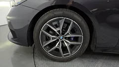 2024 BMW 5-Series 520i M Sport, серый — фото 5