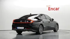 2022 Hyundai Sonata Premium Plus — фото 2