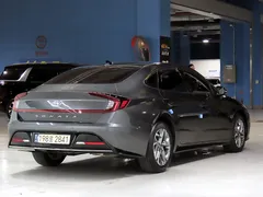 2022 Hyundai Sonata 2.0 — фото 2