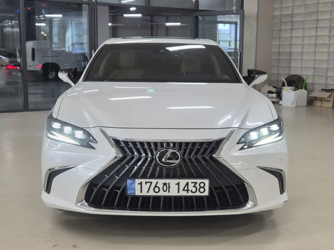 2023 Lexus ES Executive