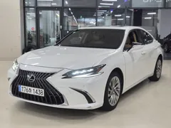 2023 Lexus ES Executive — фото 2
