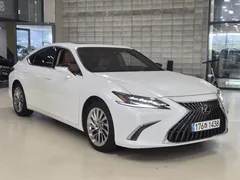 2023 Lexus ES Executive — фото 3