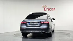 2021 Mercedes-Benz E-Class E450 4MATIC Exclusive, серо-серебристый — фото 4