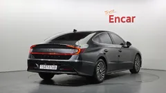 2023 Hyundai Sonata Premium Plus — фото 2