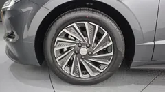 2023 Hyundai Sonata Premium Plus — фото 5