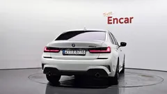 2022 BMW 3-Series 320d M Sport — фото 4