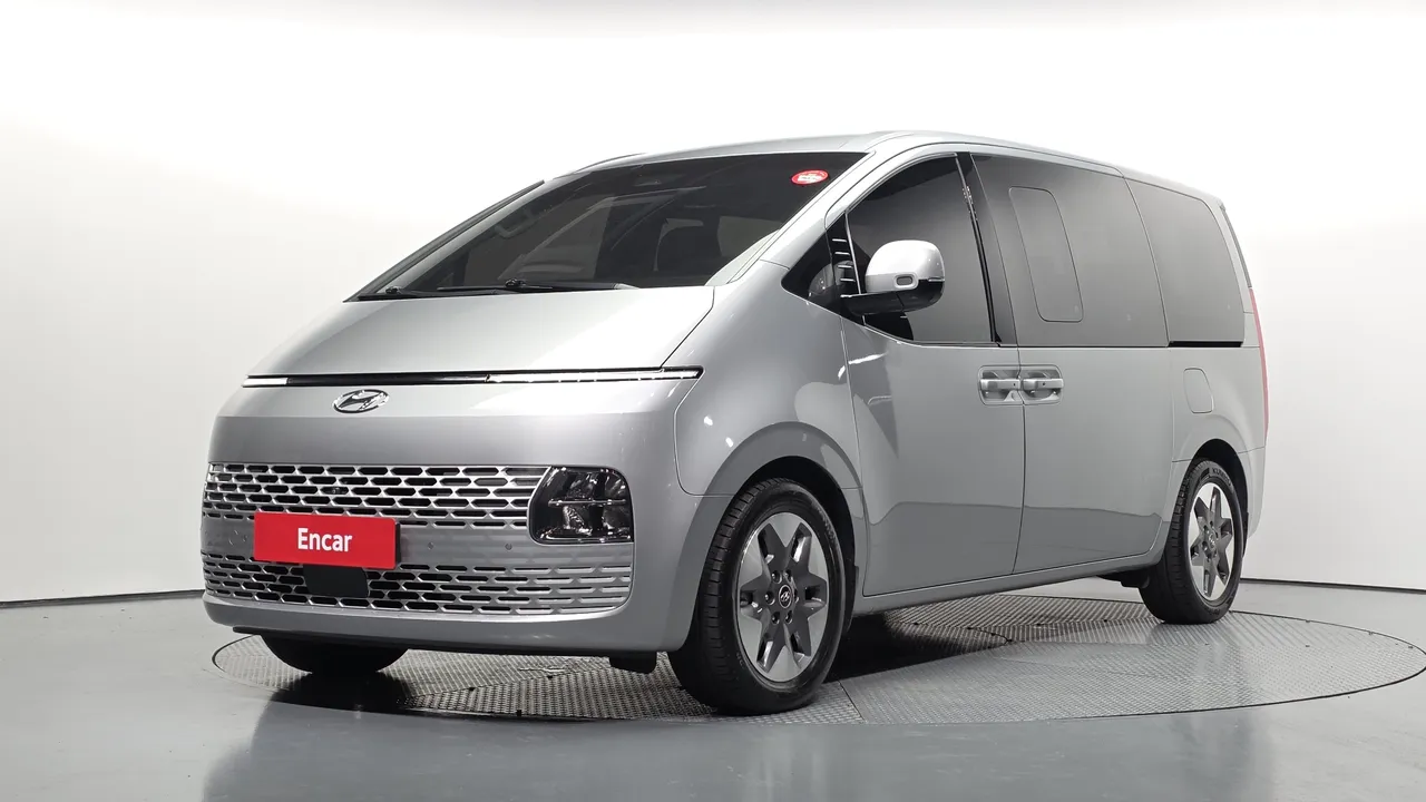 2023 Hyundai Staria 4WD Tourer 11-Seater