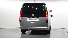 2023 Hyundai Staria 4WD Tourer 11-Seater — фото 4