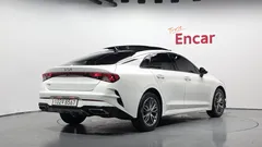 2022 Kia K5 2.0, белый — фото 2