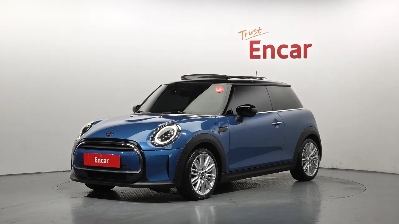 2022 Mini Cooper Classic Plus Launch Pack
