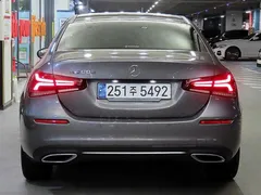 2021 Mercedes-Benz A-Class A200d Sedan, серый — фото 5