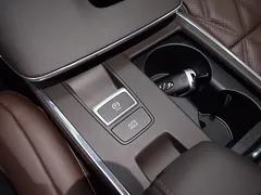 2023 Hyundai Grandeur 3.0 LPi Rent Car — фото 19