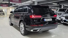2023 Audi Q7 45 TDI Quattro Premium, чёрный — фото 8