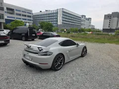 2022 Porsche 718 4.0 GT4 — фото 6